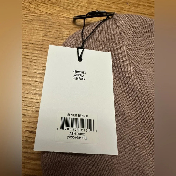 Herschel Supply Co NWT Ash rose knit Elmer Beanie $25 MSRP - Picture 3 of 8